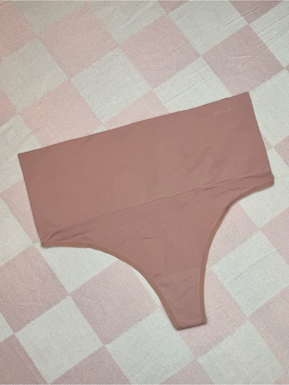 PINK Victoria's Secret Blush Seamless Shape Thong Panty